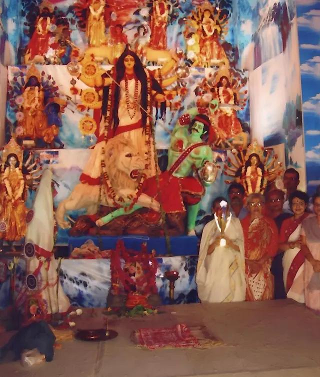 The Naba Durga ensemble