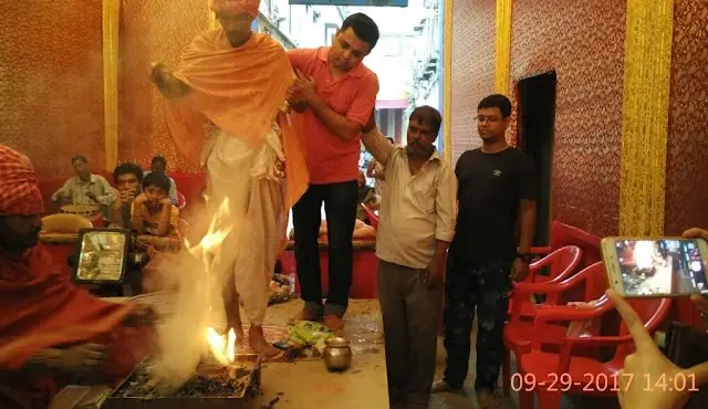 Rituals at the pandal