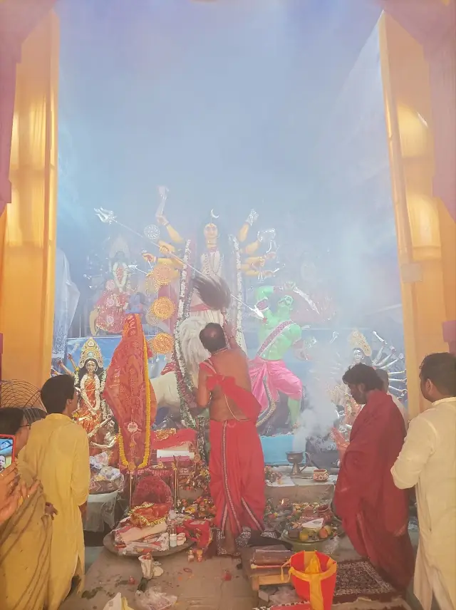 Aarti in the pandal